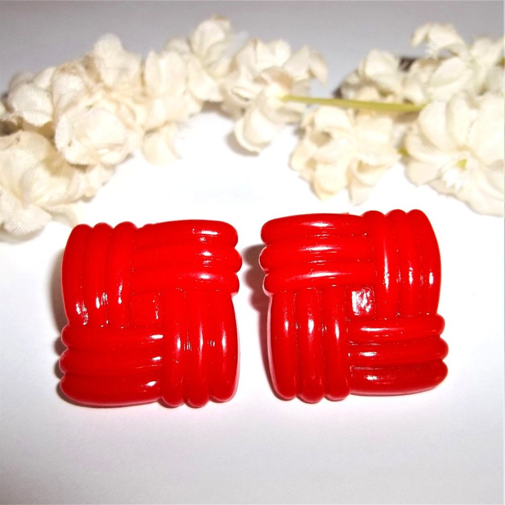 VINTAGE Cherry Red Post Stud Earrings Square Basket Weave Style Jewlery Set 7277